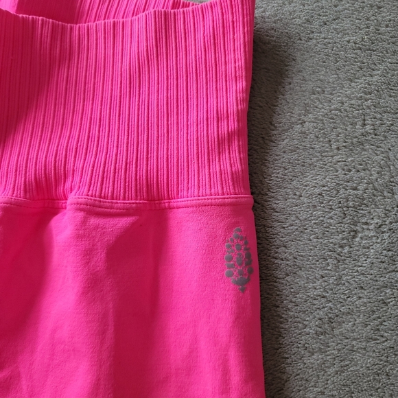 Free People Movement High Rise 7/8 Length Good Karma Leggings in Hot Pink - Picture 4 of 5